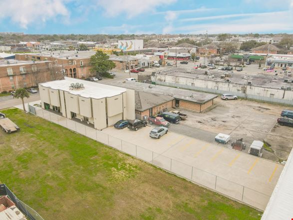 Second Floor Office Suites in Metairie