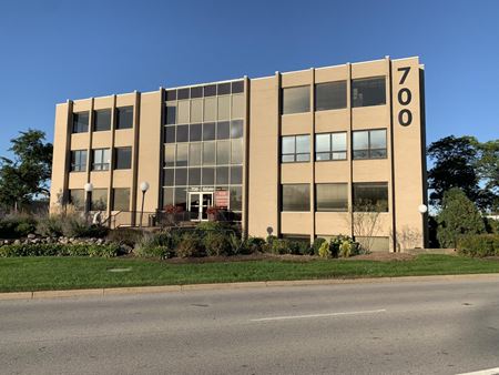 Office space for Sale at 700 Nicholas Blvd, Elk Grove Village, IL in Elk Grove Village