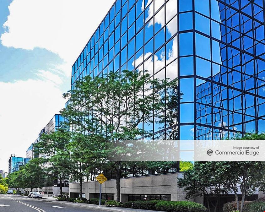 First Stamford Place - Building 100