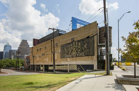 220 South Congress