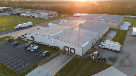 Industrial space for Rent at 1040-1050 Industrial Parkway  in Peru