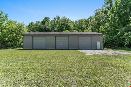 Commercial space at 5429 Hopkins Road in Flint
