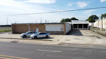 ±41,000 SF Warehouse Near ExxonMobil