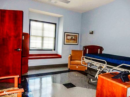 12 Unit Healthcare Facility | ±8,878 SF | For Lease