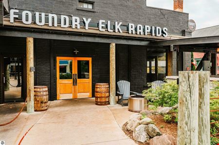 Prime 5,50 SF Single-Tenant Restaurant Building in the Heart of Downtown Elk Rapids
