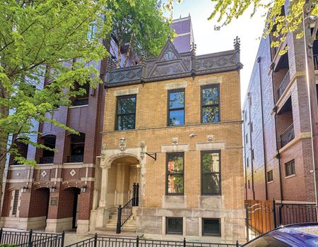 Office space for Sale at 1725 N Burling St in Chicago