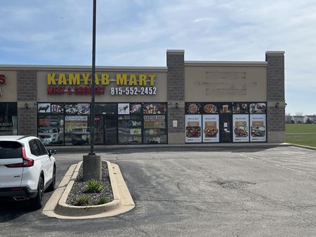 Retail space for Rent at Endcap Retail Space in Crest Hill