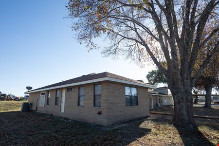 7765 FM 482 - Office