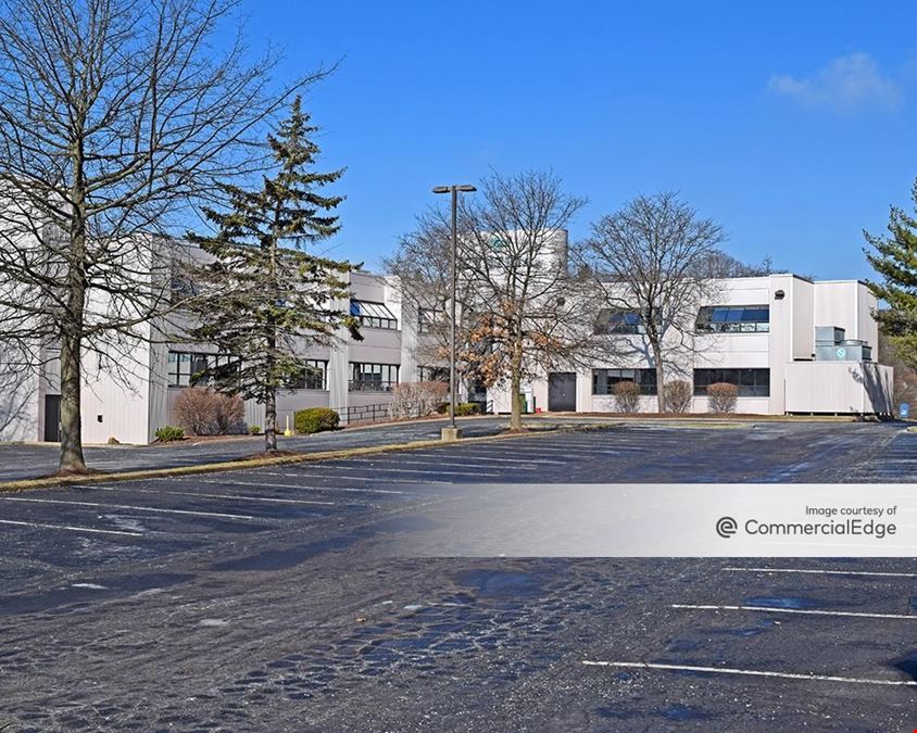 Edgetowne Square