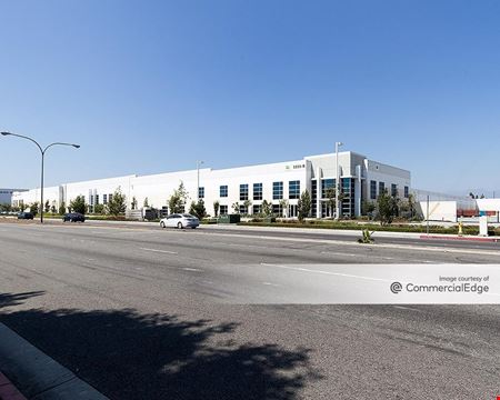 Industrial space for Rent at Cheli Distribution Center in Bell