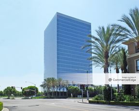 200 Spectrum Center