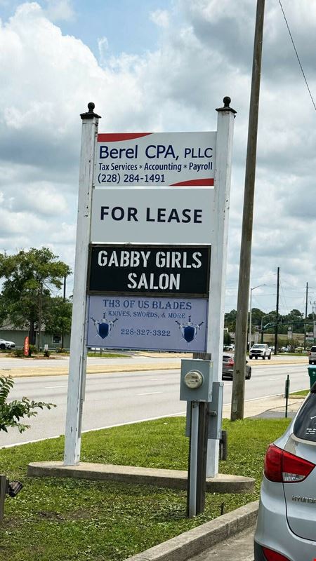 Retail/Office Space for Lease | Pelican Court | Ocean Springs, MS