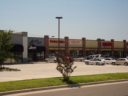 Retail space for Rent at Rivermoore Plaza in Moore