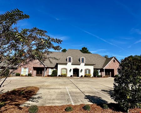Commercial space at 302 Highland Park Cove in Ridgeland