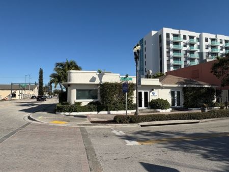 Retail space for Rent at 2500 Broadway in West Palm Beach