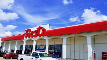 Retail space for Rent at Greenridge Plaza in Houston