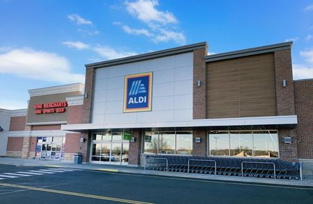 Retail space for Rent at Hamden Mart in Hamden