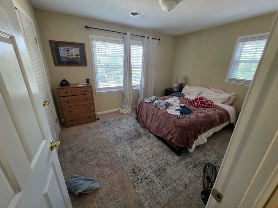 1101 Commanchee Trail