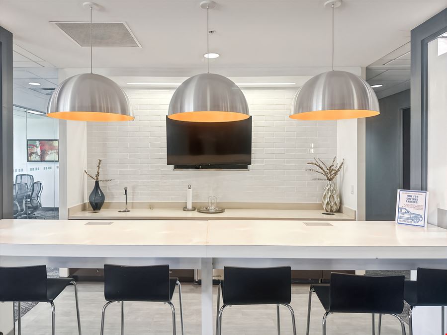 Regus - Arroyo Crossing