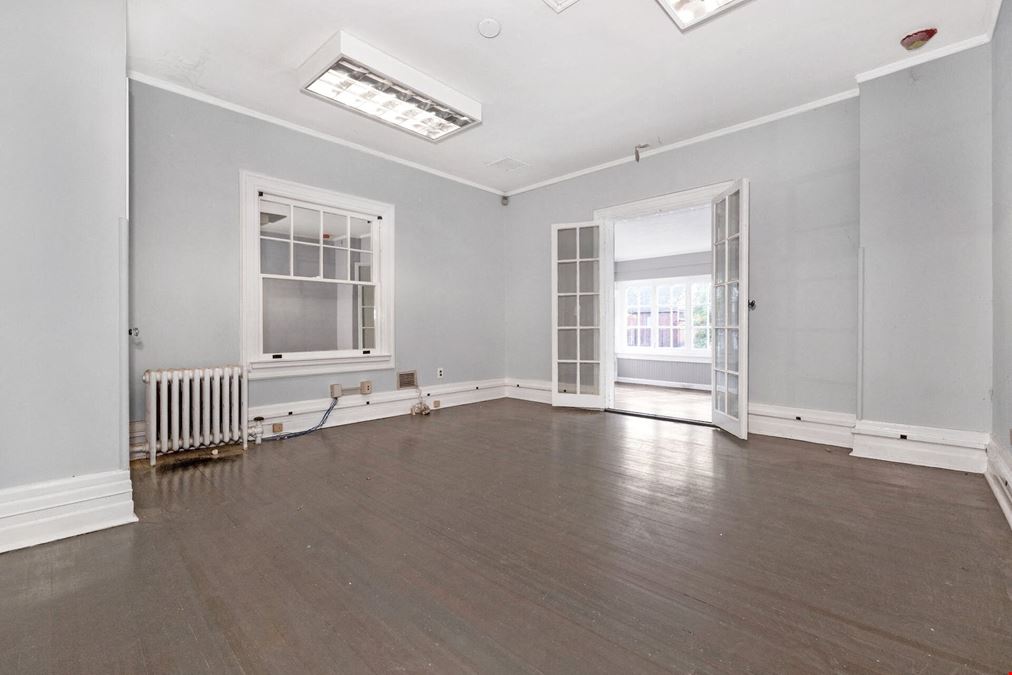 1022 N Broadway