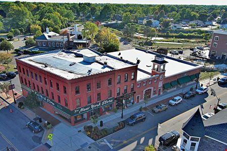 10 W Main St