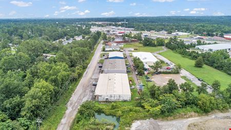 11,760 SF Warehouse | 15' Clear | 2 Docks