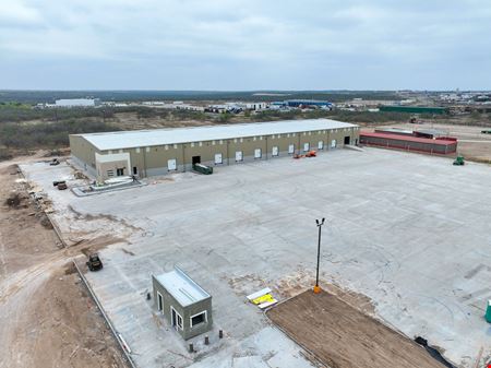 Industrial space for Rent at 206 Lampazos Loop in Laredo