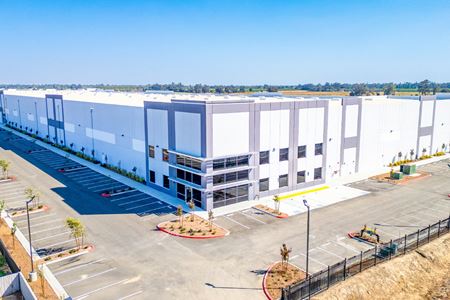 Industrial space for Rent at 1030 N Kelsey Street in Visalia