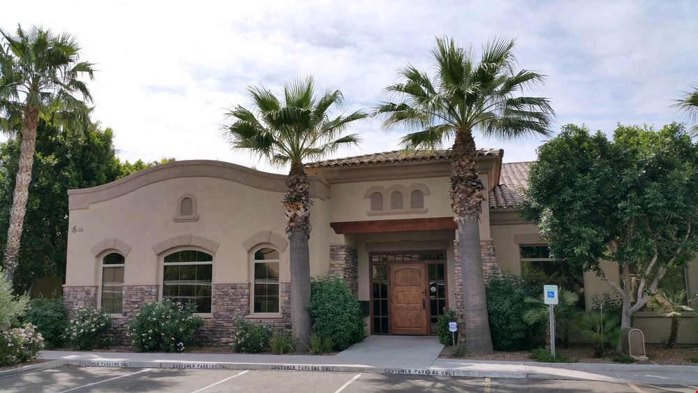 2152 S Vineyard Suite 116