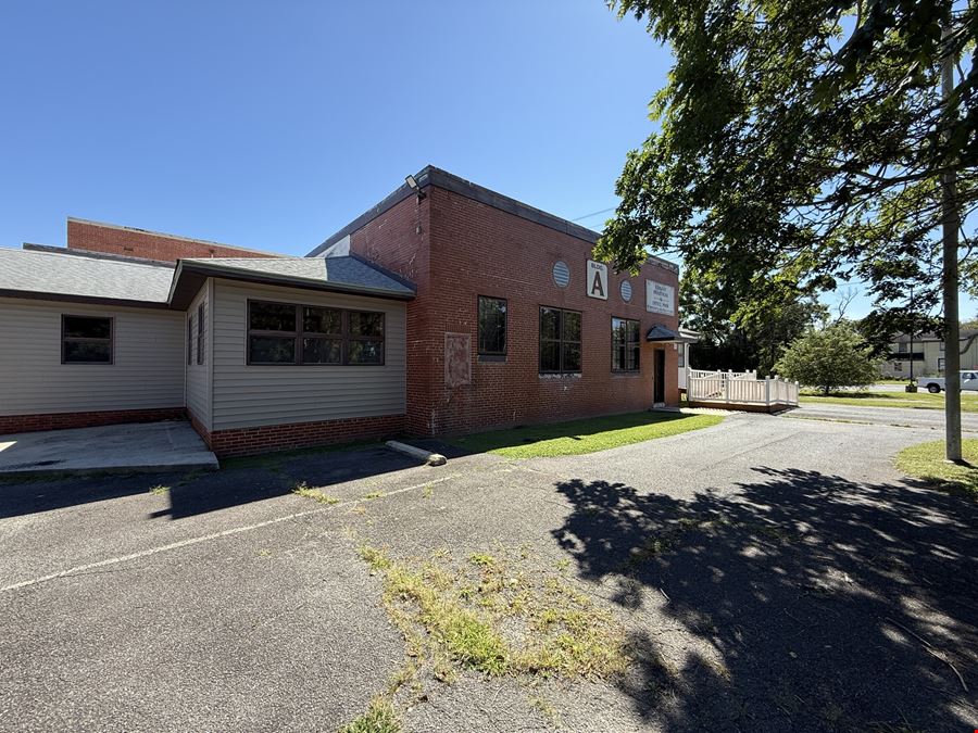 6 N Maple Ave