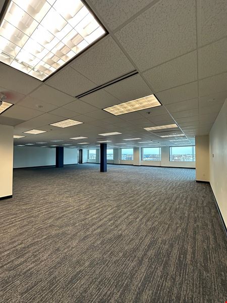 13801 & 13723 Riverport Drive