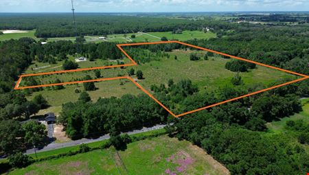 25.5 +/- Acres in Horse Country