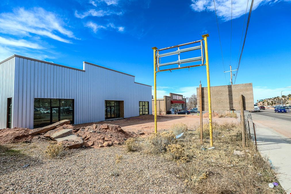 941 N Main St