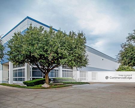 Industrial space for Rent at Diplomat Center in Farmers Branch