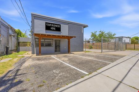 1120 E 52nd St