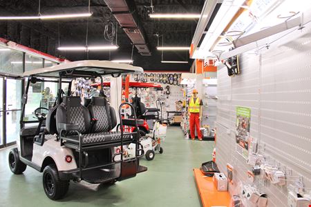 Showroom/Warehouse with Outdoor Storage