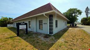 Spacious Office or Retail with great visibility!