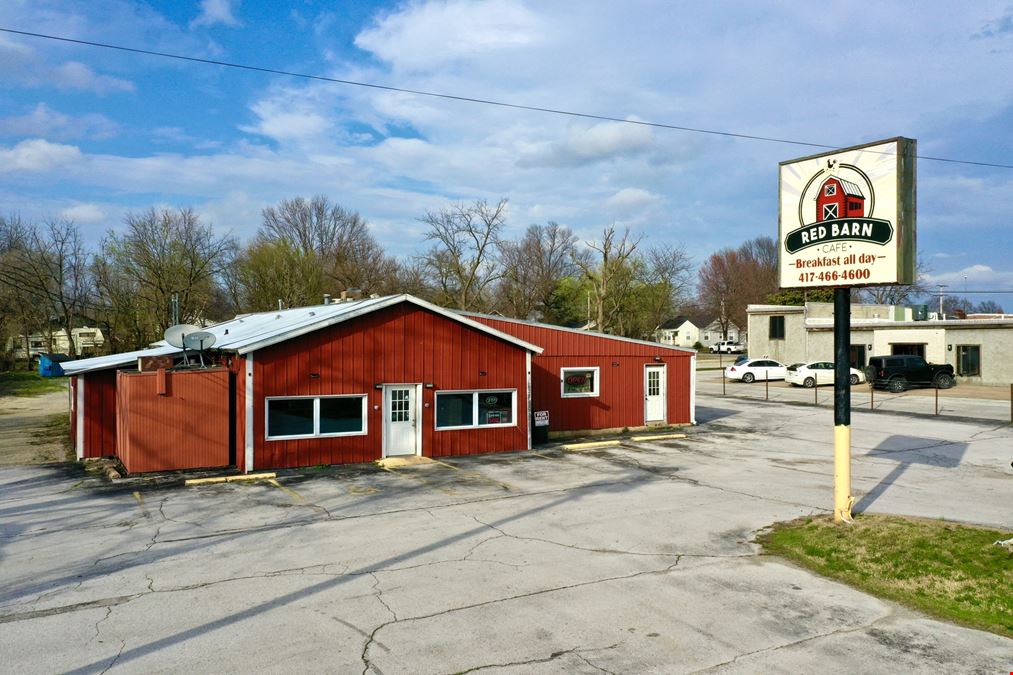 3,960 SF Restaurant Building + Lot For Sale in Mt. Vernon
