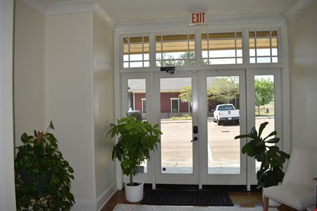 Upscale Ridgeland Office Suite