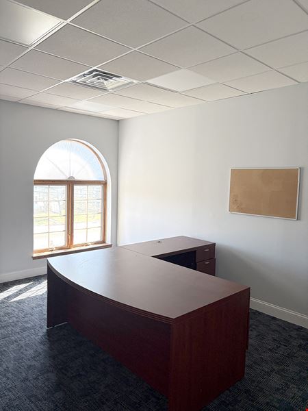 Turnkey Modern Office Suites For Lease