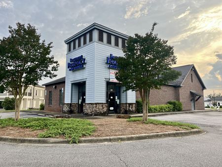 Retail space for Sale at Free-Standing Retail Building with Pickup Window Available in Birmingham