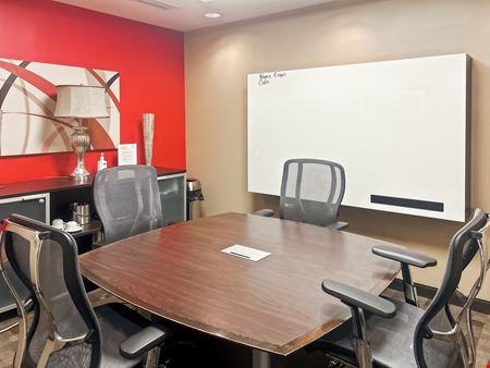 Regus - Decatur - One West Court Square