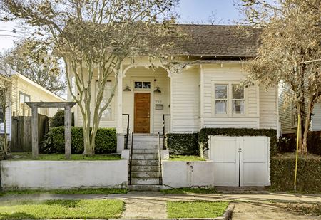 Office space for Sale at Cottage-Style Office Building In Beauregard Town in Baton Rouge