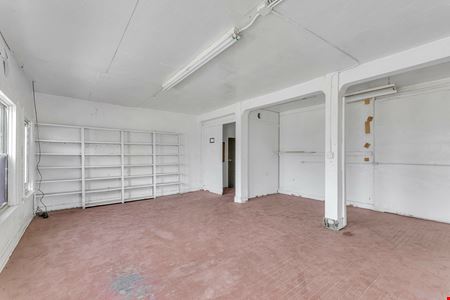 16,253 SF Industrial Building // 0.55 Acres // Available For Sale or Lease
