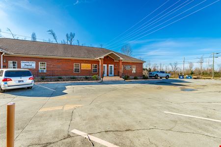 Standifer Gap Commercial Office with 10 Office Rooms | ±3,200 SF