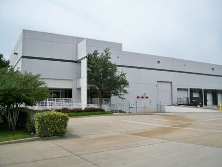 Commercial space at Shady Trail Distribution Center in Dallas