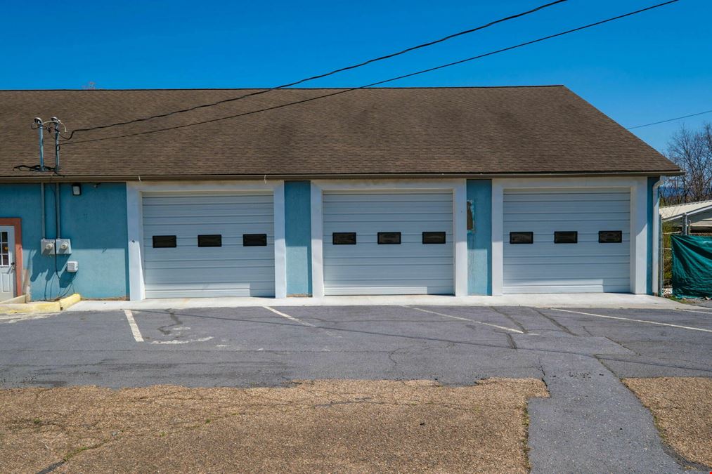 Versatile Flex Building – Renovated & Ready for Business!