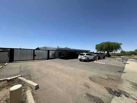 6863 W Frier Dr