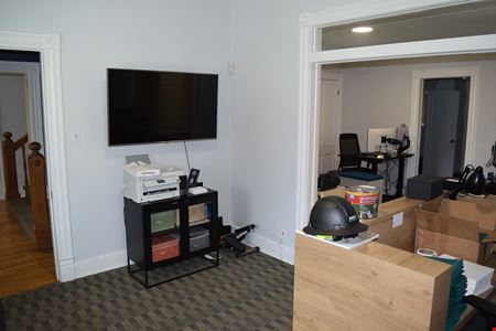 Flexible leasing options: full building (up to ±4,144 SF)