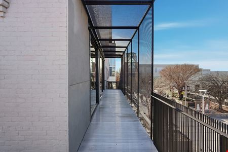 1 W Mountain St